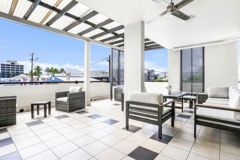 Accent On McLeod - Breezy Outdoor Living - Surfers Paradise Gold Coast 2