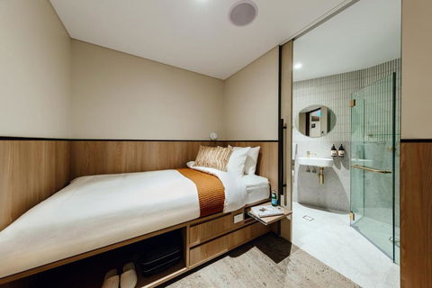 Aerotel Sydney - Inside International Terminal Airport - Surfers Paradise Gold Coast 2