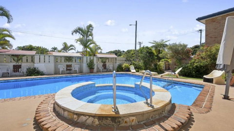 Affordable, Pool, Spa, Steps To Beach And Cafes - Surfers Paradise Gold Coast 1