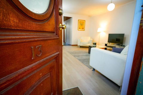 Adelaide Style Accommodation-Getaway In North Adelaide- Close To City - Surfers Paradise Gold Coast 0