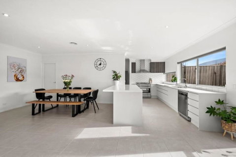 All Day Sunshine And Relaxation -Pet Friendly - Surfers Paradise Gold Coast 4