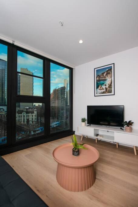 Amazing City View 2BR Yarra River Free Parking - Surfers Paradise Gold Coast 1