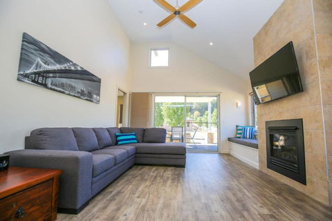 Amber Mist Villa - One - Surfers Paradise Gold Coast 0