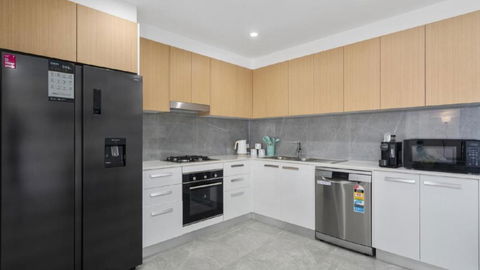 Anchors Away - Waterfront Unit - Surfers Paradise Gold Coast 4