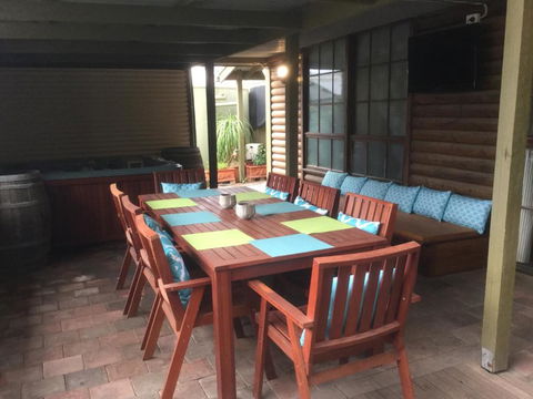 Angaston By The Winter Creek - Surfers Paradise Gold Coast 4