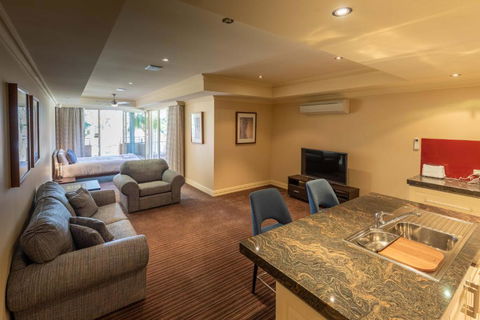 Apartment 1, 9 River Lane, Mannum - Surfers Paradise Gold Coast 4