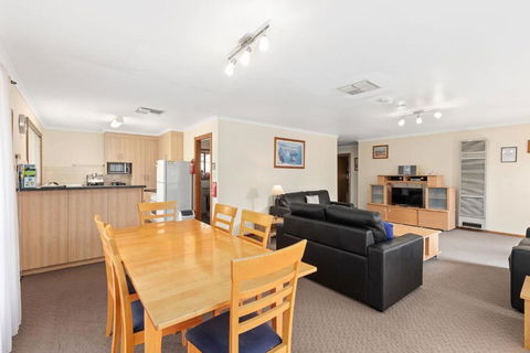 Apartments On Tolmie - Surfers Paradise Gold Coast 3