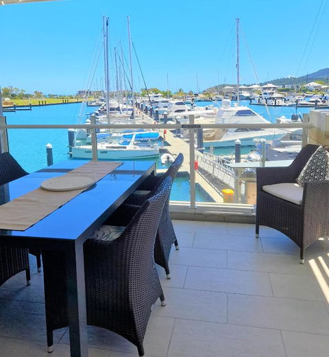 AquaView Boathouse Airlie Beach - Surfers Paradise Gold Coast 0