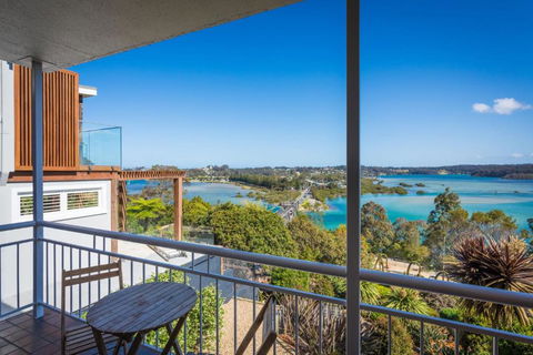 Aque Blu - 11 Hillcrest Ave North Narooma - Surfers Paradise Gold Coast 2