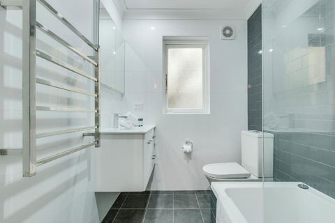 Art Deco 2-Bed Close To City And Harbour - Surfers Paradise Gold Coast 4