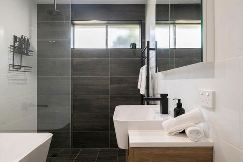 Artful Abode - Duntryleague, Vibrant Decor - Surfers Paradise Gold Coast 2