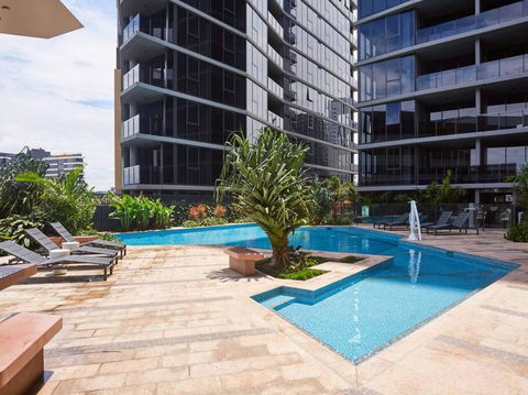 Artistic South Brisbane 2 Bedroom Apartment With Parking - Surfers Paradise Gold Coast 3