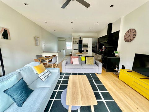 Ascot Vale - Lovely 2 Bedroom Townhouse Close To Everything! - Surfers Paradise Gold Coast 0