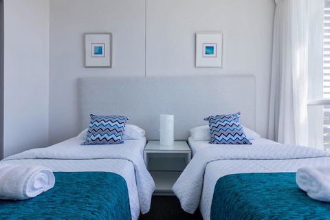 Apartment With Ocean Views - Surfers Paradise Gold Coast 4
