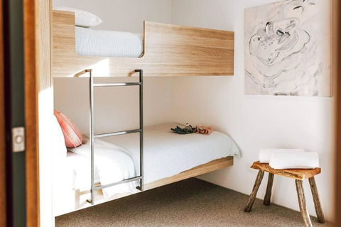 B E R T I E - Central Bicheno - Surfers Paradise Gold Coast 2