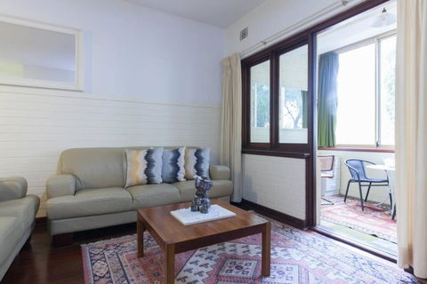 B2 Crawley Apartment 1 BRM & Sleepout Near UWA - Surfers Paradise Gold Coast 2