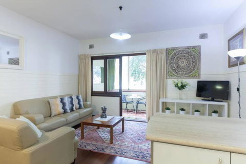 B2 Crawley Apartment 1 BRM & Sleepout Near UWA - Surfers Paradise Gold Coast 3