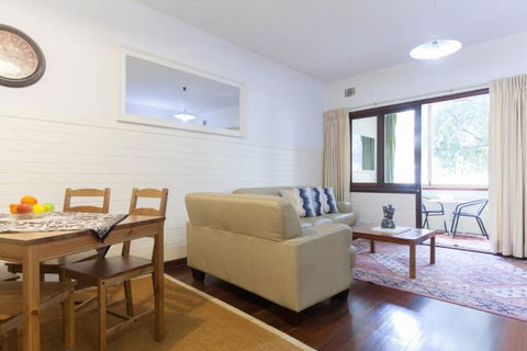B2 Crawley Apartment 1 BRM & Sleepout Near UWA - Surfers Paradise Gold Coast 1