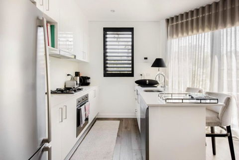 B312S - Luxury Waverton Apartment - Surfers Paradise Gold Coast 3