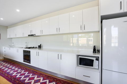 B314S - Waverton Village Heights - Surfers Paradise Gold Coast 3