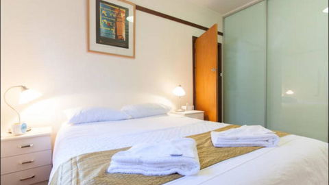 B4 Crawley Apartment 1 BRM & Sleepout Near UWA - Surfers Paradise Gold Coast 0