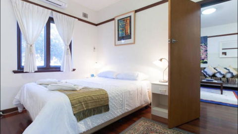 B4 Crawley Apartment 1 BRM & Sleepout Near UWA - Surfers Paradise Gold Coast 1