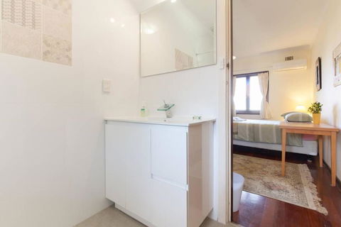 B8 Crawley Apartment 1 BRM & Sleepout Near UWA - Surfers Paradise Gold Coast 0