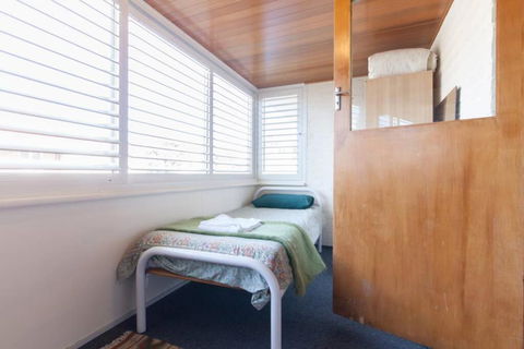B8 Crawley Apartment 1 BRM & Sleepout Near UWA - Surfers Paradise Gold Coast 4