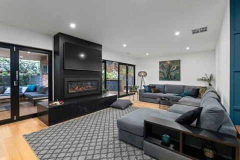 BADGER HOUSE - 4 Bed, 4 Bath, Stunning Entertainer Plus Fire - Surfers Paradise Gold Coast 0