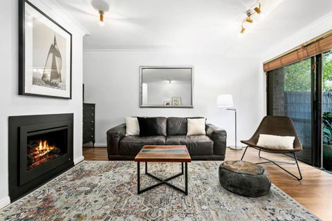 BARIS - Bariston Avenue Cremorne - Surfers Paradise Gold Coast 0