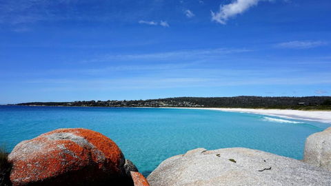 BAY OF FIRES BEACH SHACK Ocean Views From A Modern Beachhouse - Surfers Paradise Gold Coast 3