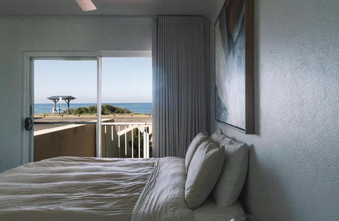 BAY PROPERTIES . Ocean Sounds - Surfers Paradise Gold Coast 4