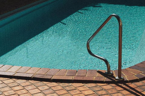 BAY PROPERTIES . Ocean Sounds - Surfers Paradise Gold Coast 2