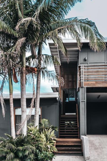 BAY PROPERTIES . The Big Chill - Surfers Paradise Gold Coast 2