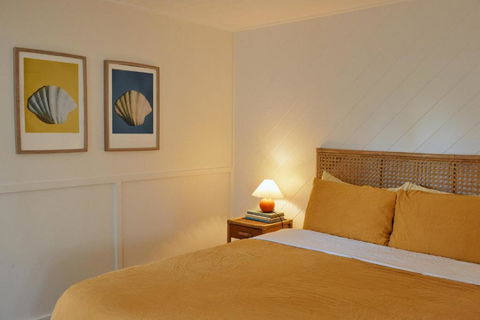 BAY PROPERTIES . The Sailors Bungalow - Surfers Paradise Gold Coast 3