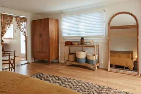 BAY PROPERTIES . The Sailors Bungalow - Surfers Paradise Gold Coast 4