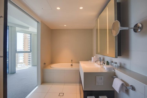 Hilton Surfers Paradise Hotel & Residences - Surfers Paradise Gold Coast 4