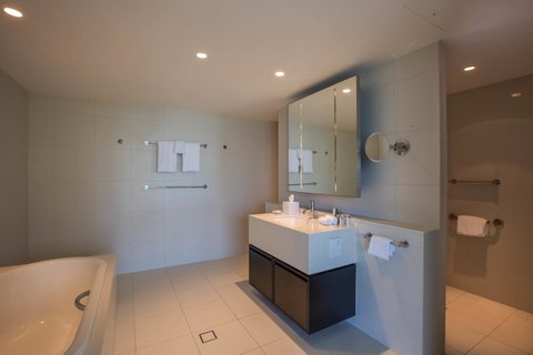 Hilton Surfers Paradise Hotel & Residences - Surfers Paradise Gold Coast 7