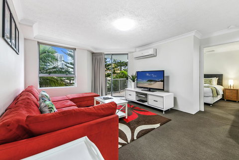 The Ritz Resort Heated Pool - Surfers Paradise Gold Coast 7