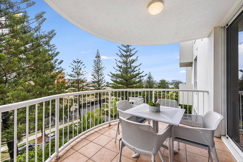 The Ritz Resort Heated Pool - Surfers Paradise Gold Coast 16