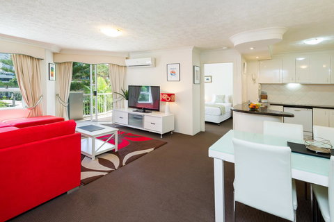The Ritz Resort Heated Pool - Surfers Paradise Gold Coast 3