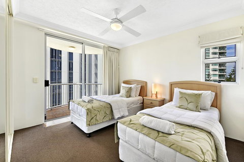 The Ritz Resort Heated Pool - Surfers Paradise Gold Coast 11