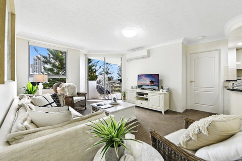 The Ritz Resort Heated Pool - Surfers Paradise Gold Coast 20