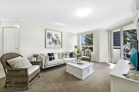 The Ritz Resort Heated Pool - Surfers Paradise Gold Coast 22