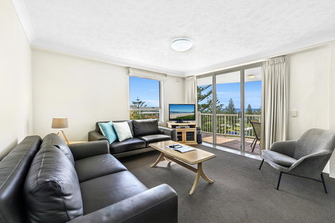 The Ritz Resort Heated Pool - Surfers Paradise Gold Coast 2