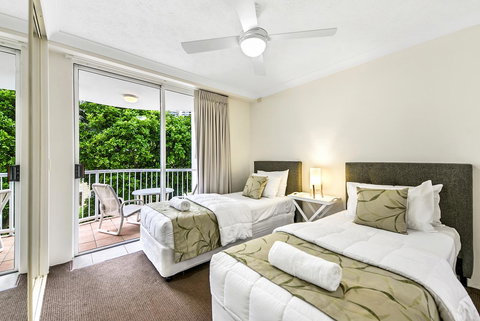 The Ritz Resort Heated Pool - Surfers Paradise Gold Coast 5