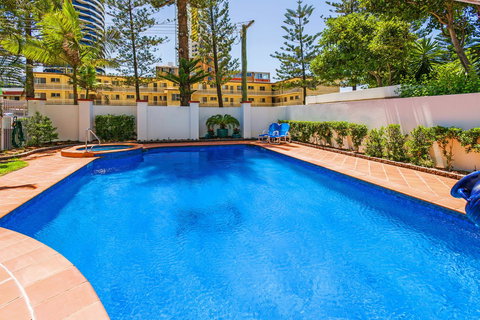The Ritz Resort Heated Pool - Surfers Paradise Gold Coast 27