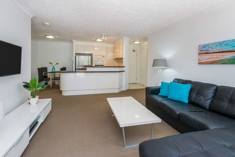 The Ritz Resort Heated Pool - Surfers Paradise Gold Coast 10