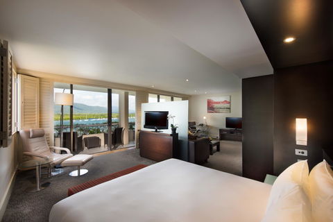 Hilton Cairns - Surfers Paradise Gold Coast 15