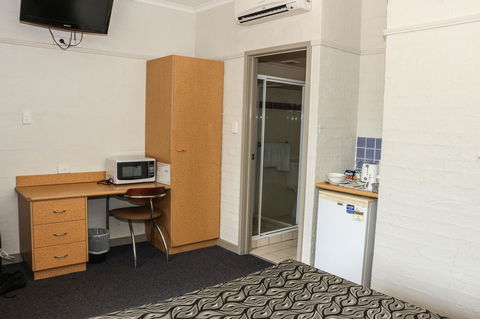 Salisbury Hotel Motel - Surfers Paradise Gold Coast 18